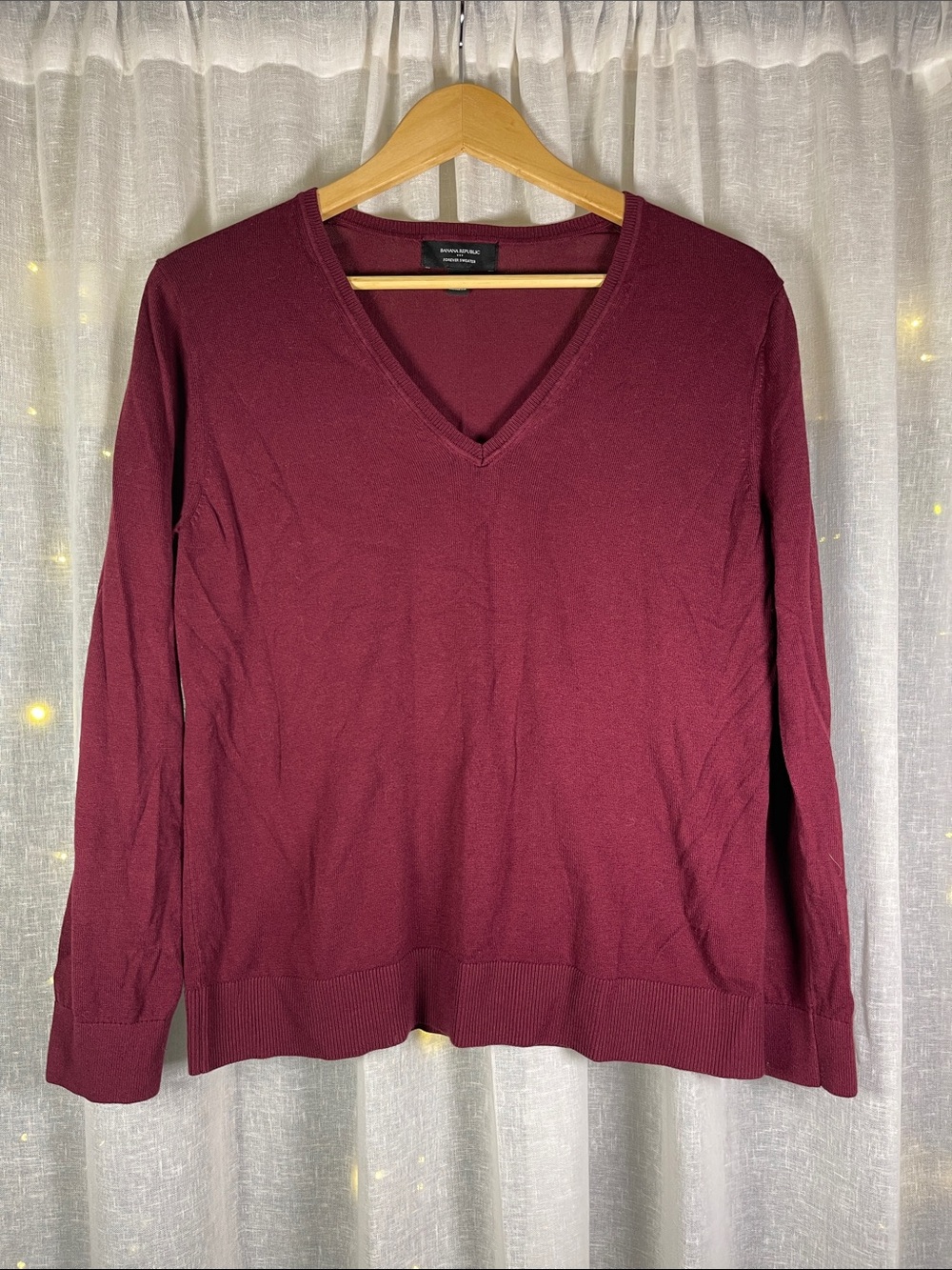 Banana Republic Men's V‑Neck Sweater in Burgundy
